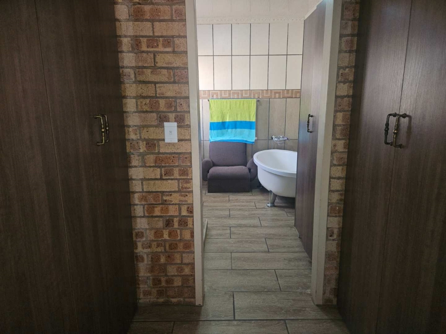 4 Bedroom Property for Sale in Hillcrest Northern Cape